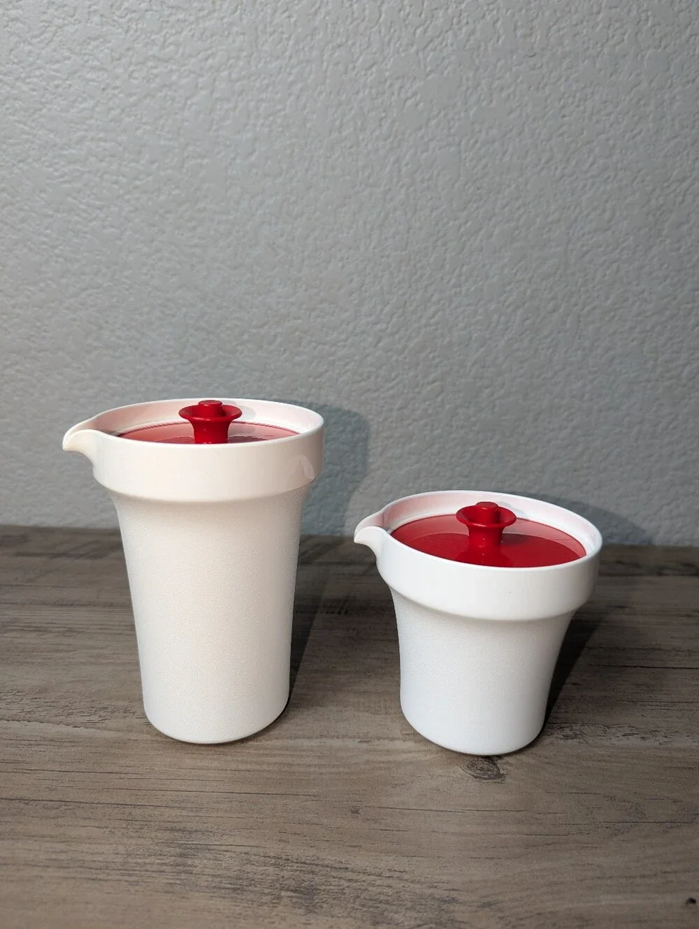 Tupperware Creamer & Sugar Set